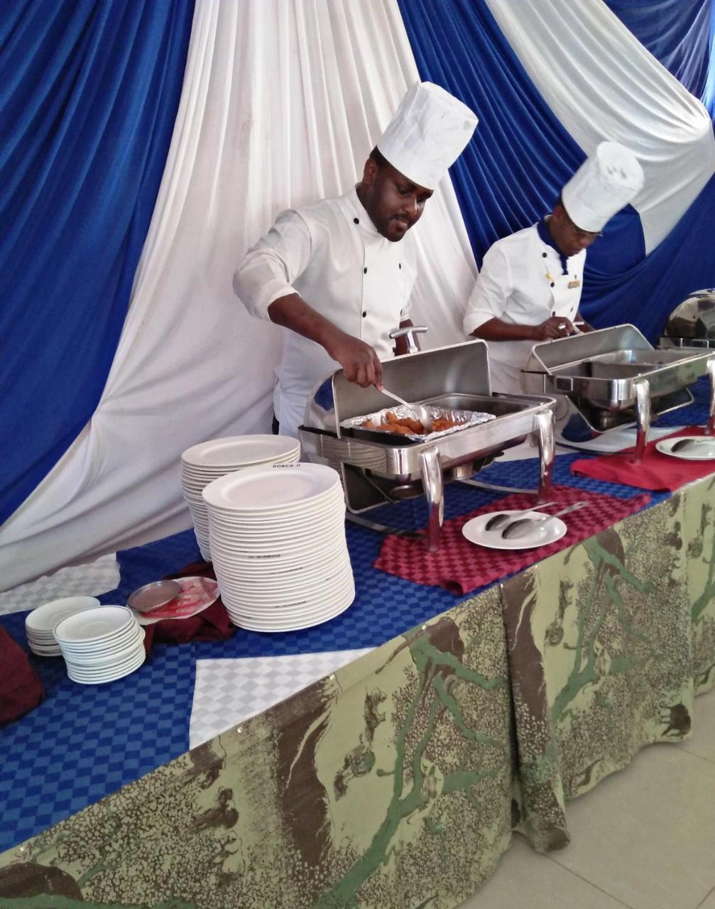 Bomen Hotel Isiolo Bagian luar foto