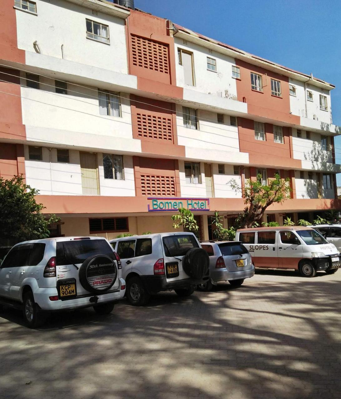 Bomen Hotel Isiolo Bagian luar foto