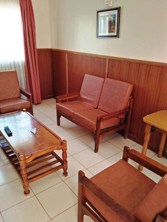 Bomen Hotel Isiolo Bagian luar foto